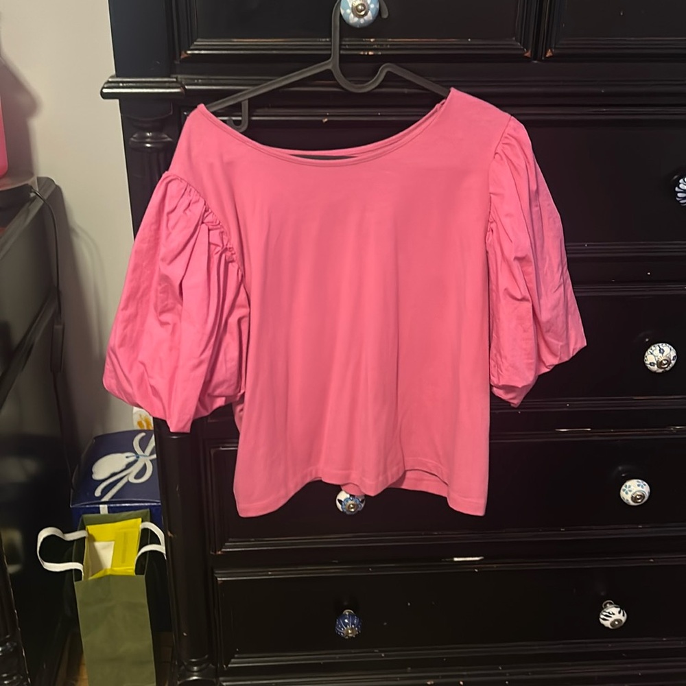 Pink puffy shoulder t-shirt